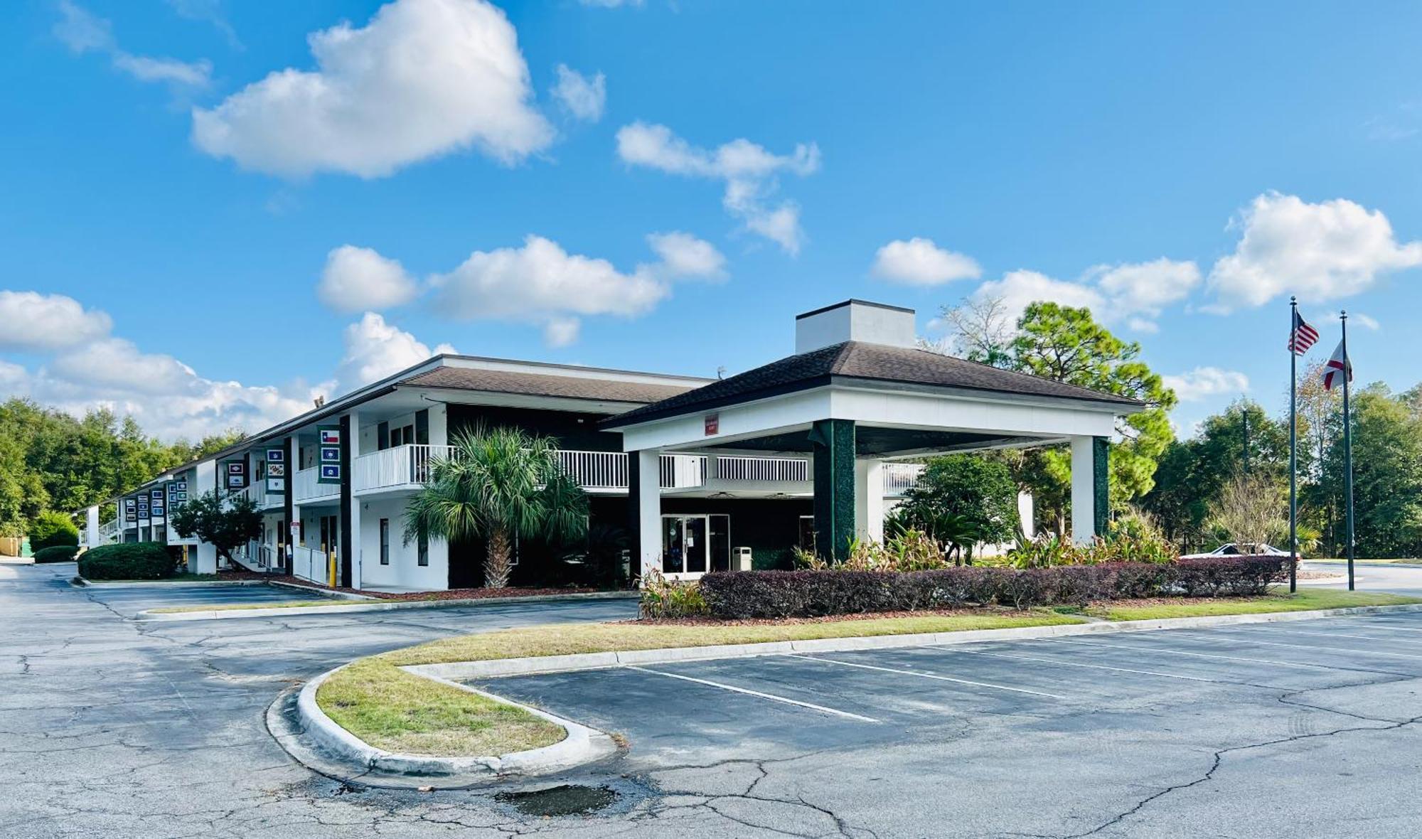 Days By Wyndham Eglin Afb Hotel 2*