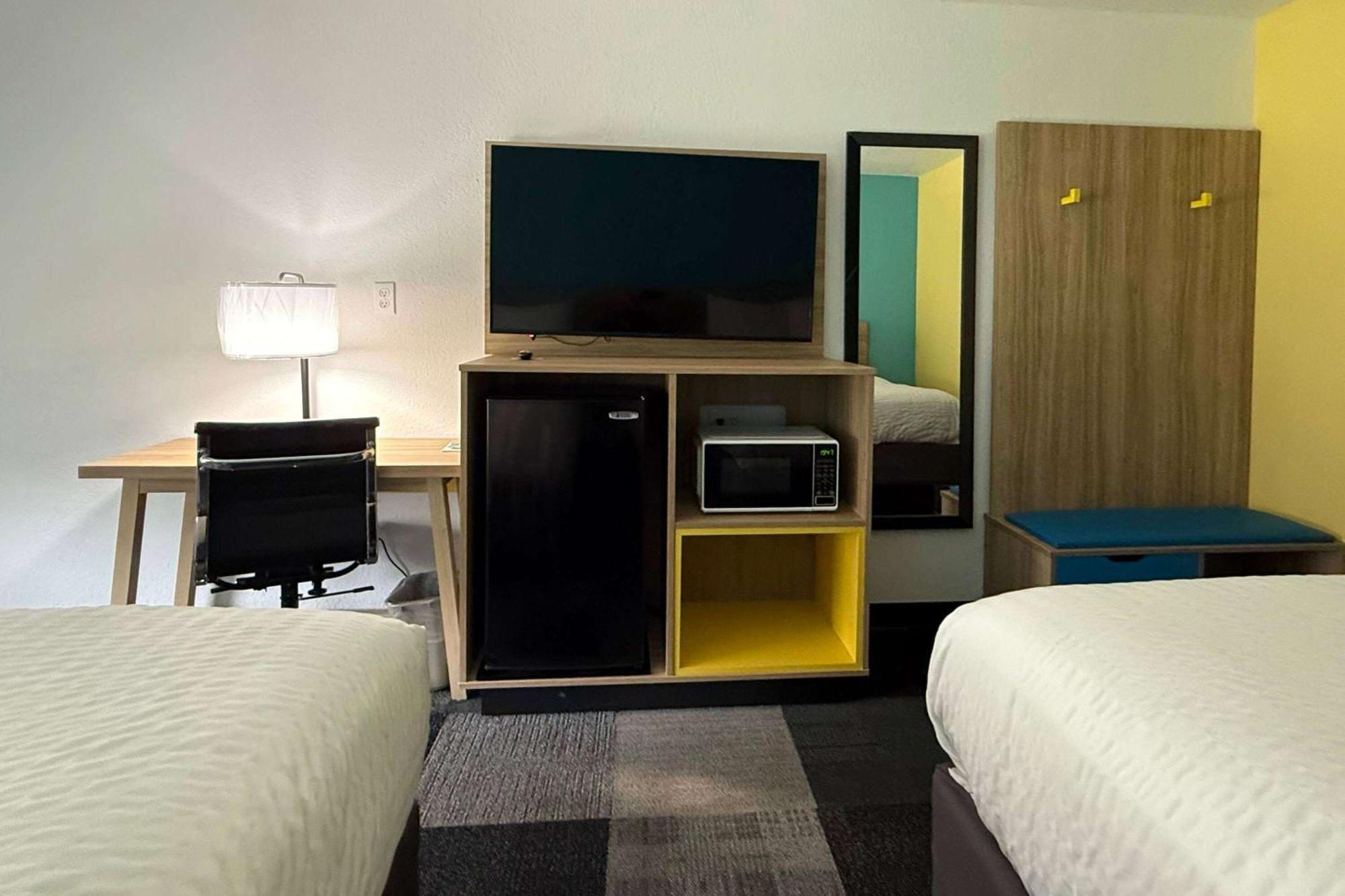 Hotel Days By Wyndham Eglin Afb 2*