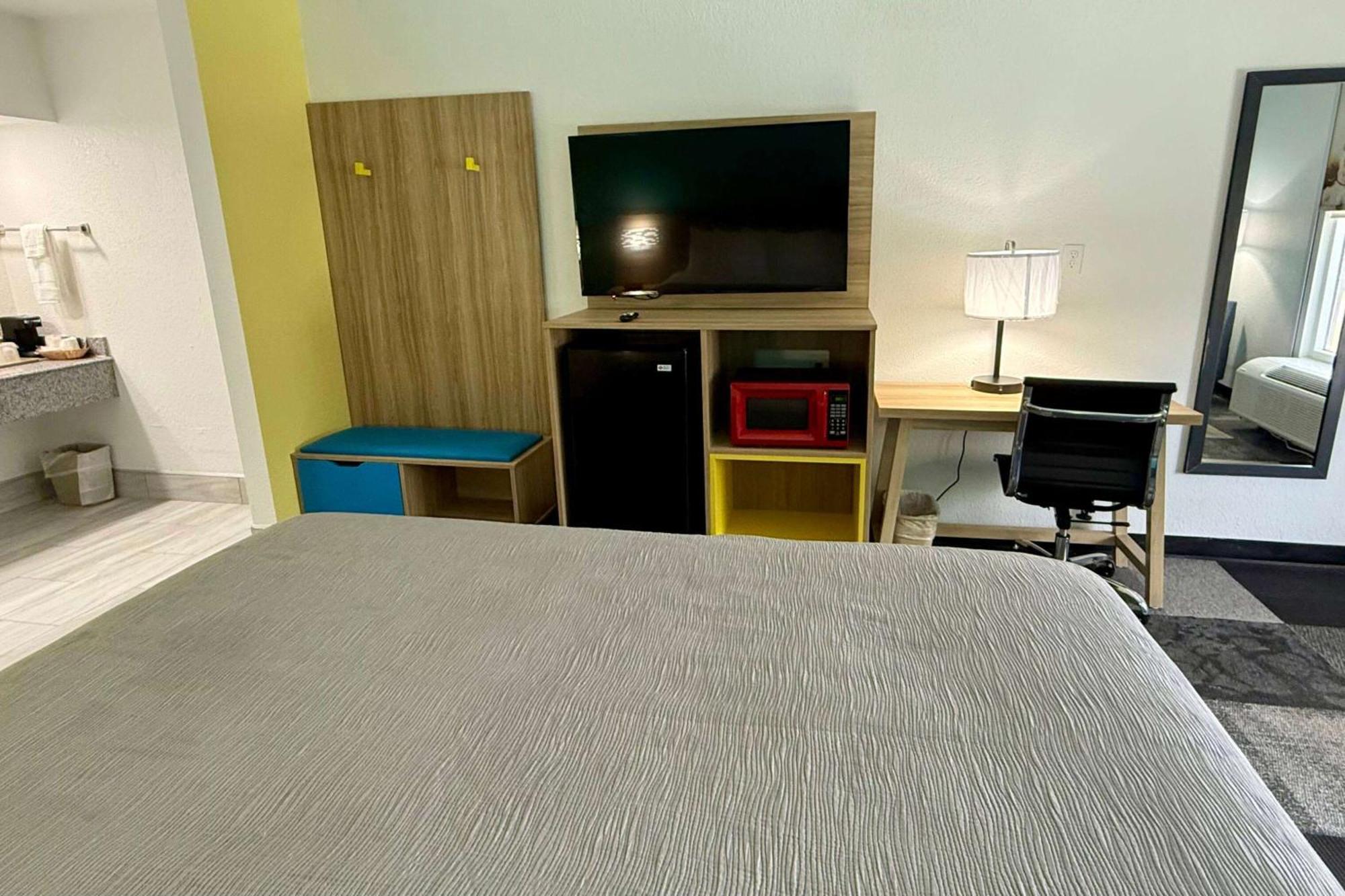 Days By Wyndham Eglin Afb Hotel 2*
