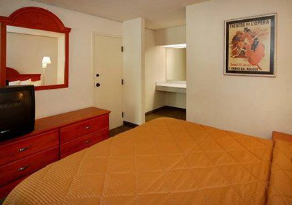 Hotel Days By Wyndham Eglin Afb 2*